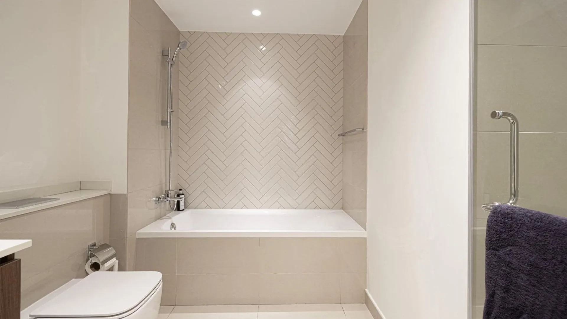 1Br Forest Blues By Blue Cloud Holidays Sharjah Apartment