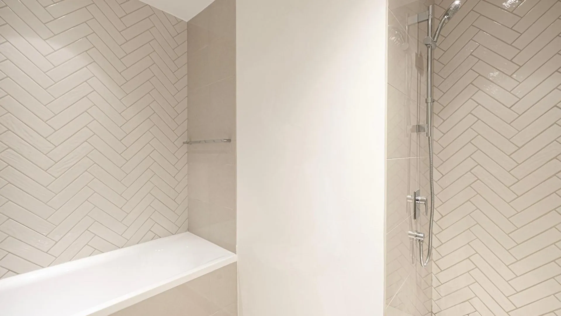 1Br Forest Blues By Blue Cloud Holidays Sharjah Apartment