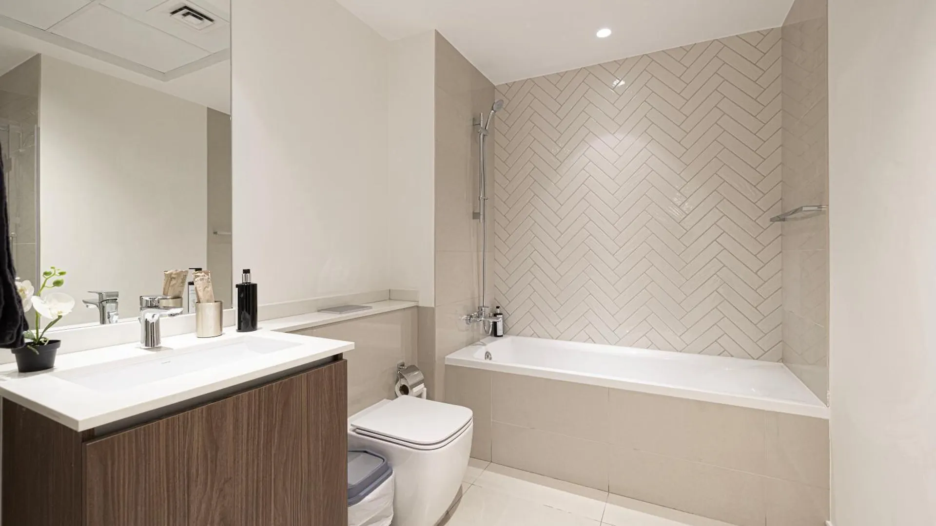 Apartment 1Br Forest Blues By Blue Cloud Holidays Sharjah United Arab Emirates